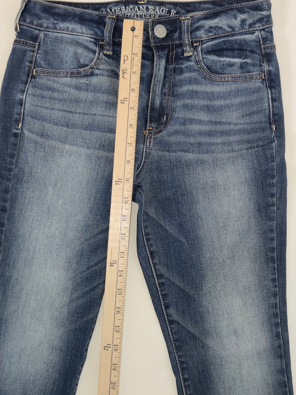 American Eagle Outfitters Medium Wash Whisker Jeans - Blue Womens Size 8 (6) - Picture 4 of 13